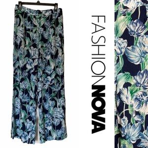 Fashion Nova Wide Leg Floral Pants Size Large